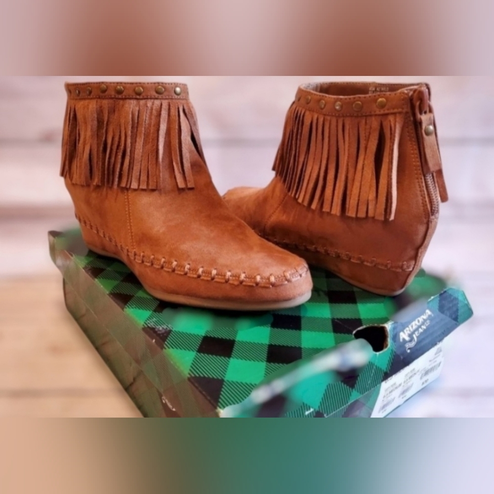 NWB Arizona Jeans Company Mocassin Booties - Picture 5 of 9